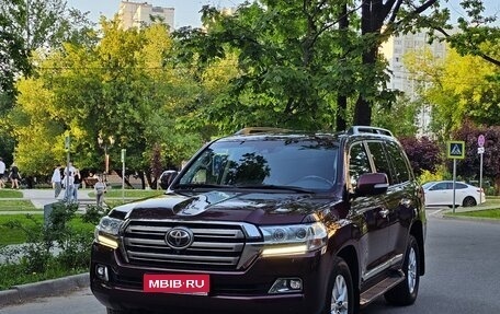 Toyota Land Cruiser 200, 2018 год, 5 999 000 рублей, 1 фотография