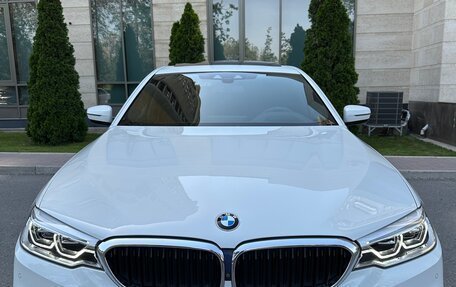 BMW 5 серия, 2018 год, 3 000 000 рублей, 2 фотография