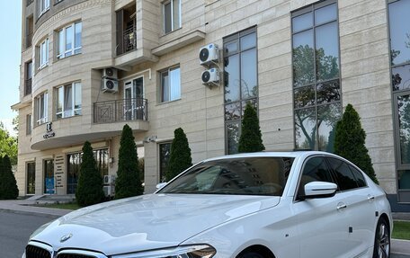 BMW 5 серия, 2018 год, 3 000 000 рублей, 3 фотография