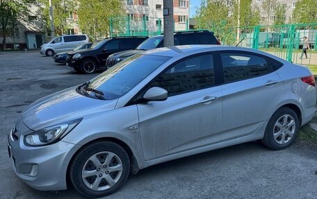 Hyundai Solaris II рестайлинг, 2013 год, 650 000 рублей, 2 фотография