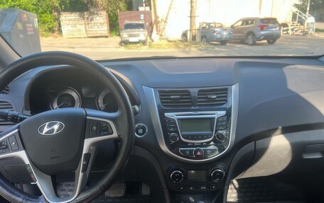 Hyundai Solaris II рестайлинг, 2013 год, 870 000 рублей, 6 фотография