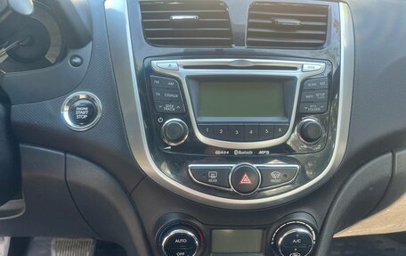 Hyundai Solaris II рестайлинг, 2013 год, 870 000 рублей, 8 фотография