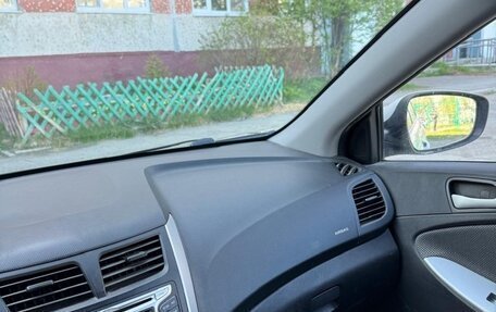 Hyundai Solaris II рестайлинг, 2013 год, 650 000 рублей, 4 фотография