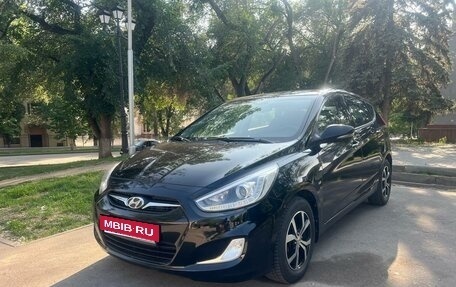 Hyundai Solaris II рестайлинг, 2013 год, 870 000 рублей, 5 фотография
