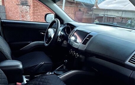 Mitsubishi Outlander III рестайлинг 3, 2011 год, 950 000 рублей, 9 фотография