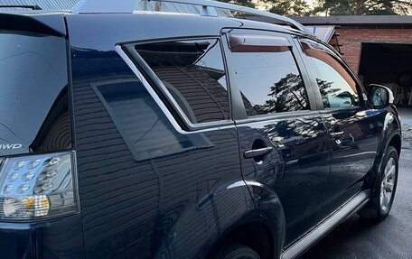 Mitsubishi Outlander III рестайлинг 3, 2011 год, 950 000 рублей, 10 фотография