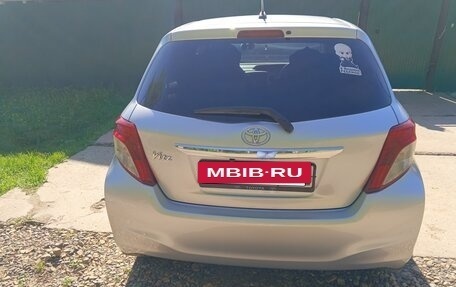 Toyota Vitz, 2012 год, 830 000 рублей, 3 фотография