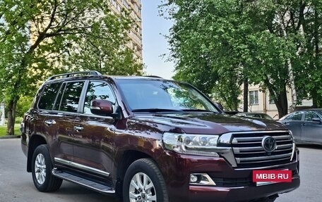 Toyota Land Cruiser 200, 2018 год, 5 999 000 рублей, 6 фотография