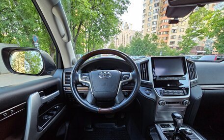 Toyota Land Cruiser 200, 2018 год, 5 999 000 рублей, 24 фотография