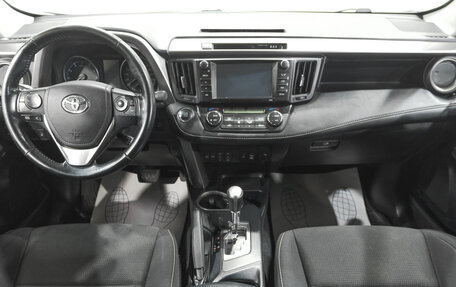 Toyota RAV4, 2018 год, 2 899 000 рублей, 16 фотография