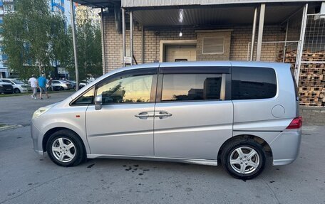 Honda Stepwgn III, 2005 год, 1 200 000 рублей, 2 фотография