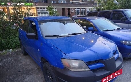 Mitsubishi Outlander III рестайлинг 3, 2002 год, 450 000 рублей, 4 фотография