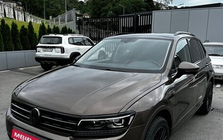 Volkswagen Tiguan II, 2017 год, 2 100 000 рублей, 1 фотография