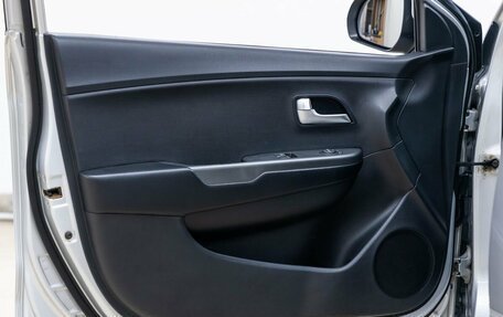 KIA Rio III рестайлинг, 2013 год, 848 000 рублей, 28 фотография