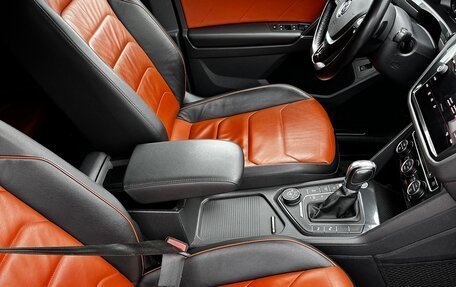 Volkswagen Tiguan II, 2017 год, 2 100 000 рублей, 17 фотография