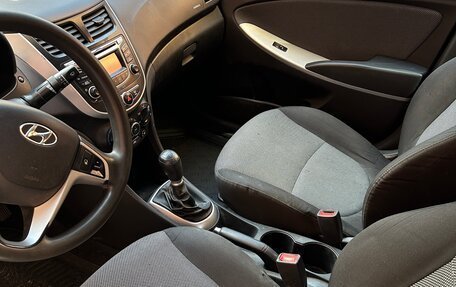 Hyundai Solaris II рестайлинг, 2014 год, 388 000 рублей, 14 фотография