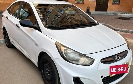 Hyundai Solaris II рестайлинг, 2014 год, 388 000 рублей, 5 фотография