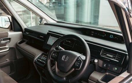 Honda Stepwgn IV, 2015 год, 1 595 000 рублей, 13 фотография