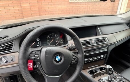 BMW 7 серия, 2013 год, 2 600 000 рублей, 10 фотография