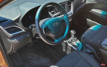 Hyundai Solaris II рестайлинг, 2017 год, 1 715 000 рублей, 8 фотография