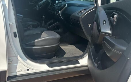 Hyundai ix35 I рестайлинг, 2013 год, 1 090 000 рублей, 29 фотография