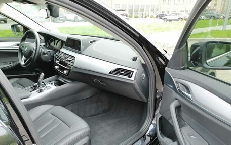 BMW 5 серия, 2017 год, 3 290 000 рублей, 2 фотография