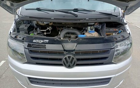 Volkswagen Caravelle T5, 2013 год, 2 129 000 рублей, 11 фотография