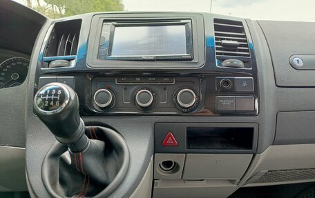 Volkswagen Caravelle T5, 2013 год, 2 129 000 рублей, 18 фотография