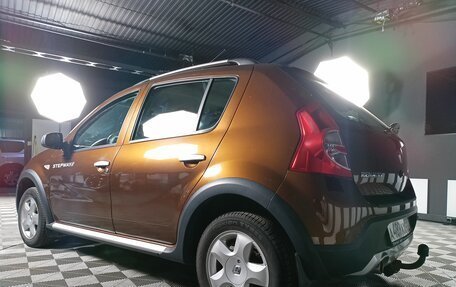Renault Sandero I, 2013 год, 850 000 рублей, 2 фотография