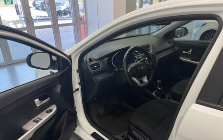 KIA Rio III рестайлинг, 2015 год, 825 000 рублей, 10 фотография