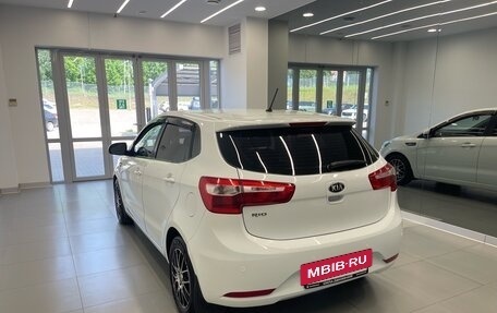 KIA Rio III рестайлинг, 2015 год, 825 000 рублей, 6 фотография