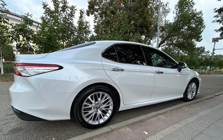 Toyota Camry, 2019 год, 3 200 000 рублей, 8 фотография