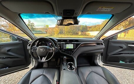 Toyota Camry, 2019 год, 3 200 000 рублей, 16 фотография