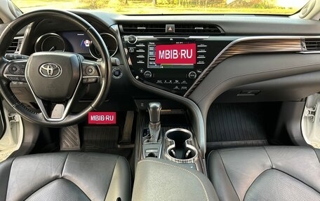 Toyota Camry, 2019 год, 3 200 000 рублей, 13 фотография