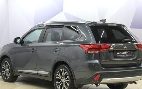 Mitsubishi Outlander III рестайлинг 3, 2017 год, 1 997 000 рублей, 3 фотография
