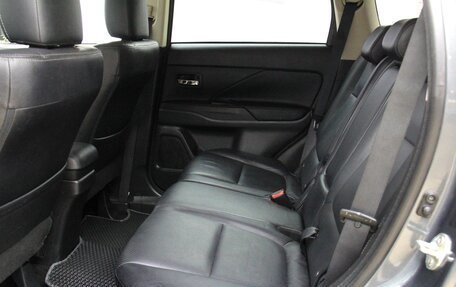 Mitsubishi Outlander III рестайлинг 3, 2017 год, 1 997 000 рублей, 24 фотография