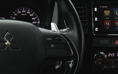 Mitsubishi Outlander III рестайлинг 3, 2017 год, 1 997 000 рублей, 16 фотография