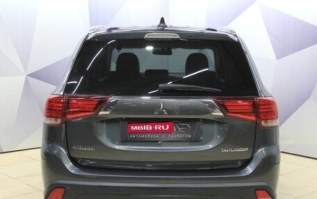 Mitsubishi Outlander III рестайлинг 3, 2017 год, 1 997 000 рублей, 4 фотография