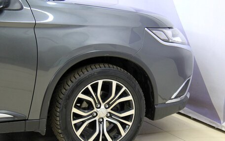Mitsubishi Outlander III рестайлинг 3, 2017 год, 1 997 000 рублей, 32 фотография