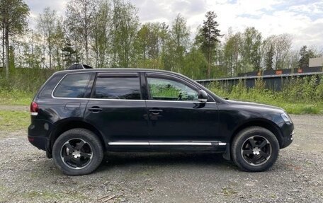 Volkswagen Touareg III, 2004 год, 600 000 рублей, 2 фотография