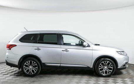 Mitsubishi Outlander III рестайлинг 3, 2015 год, 1 970 000 рублей, 4 фотография