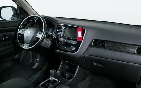 Mitsubishi Outlander III рестайлинг 3, 2015 год, 1 970 000 рублей, 11 фотография