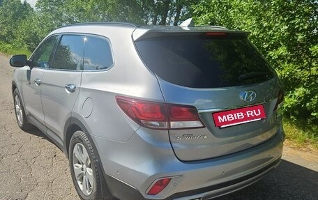 Hyundai Santa Fe III рестайлинг, 2017 год, 2 500 000 рублей, 2 фотография