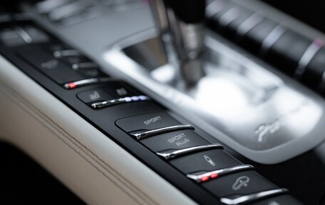 Porsche Panamera II рестайлинг, 2013 год, 3 800 000 рублей, 22 фотография