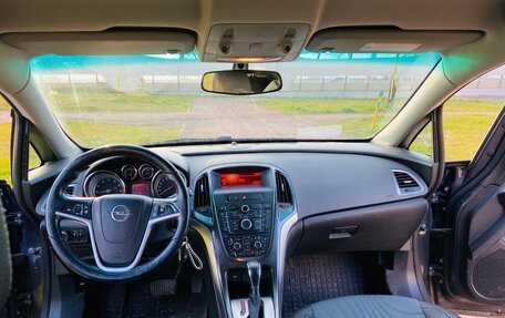 Opel Astra J, 2013 год, 820 000 рублей, 11 фотография