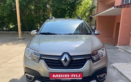 Renault Sandero II рестайлинг, 2020 год, 1 200 000 рублей, 1 фотография