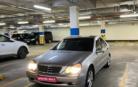 Mercedes-Benz C-Класс, 2001 год, 450 000 рублей, 1 фотография