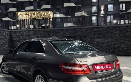 Mercedes-Benz E-Класс, 2010 год, 1 440 000 рублей, 4 фотография