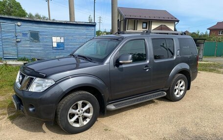 Nissan Pathfinder, 2011 год, 1 600 000 рублей, 2 фотография