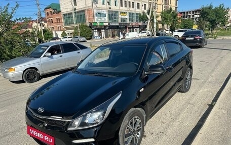 KIA Rio IV, 2018 год, 1 300 000 рублей, 2 фотография